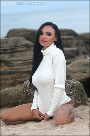 amateur pic Iryna-Sweater-Weather-120