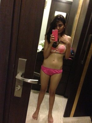 amateur pic 913265639