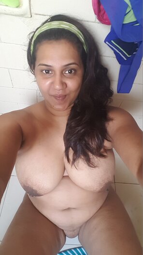 amateur pic 487022529