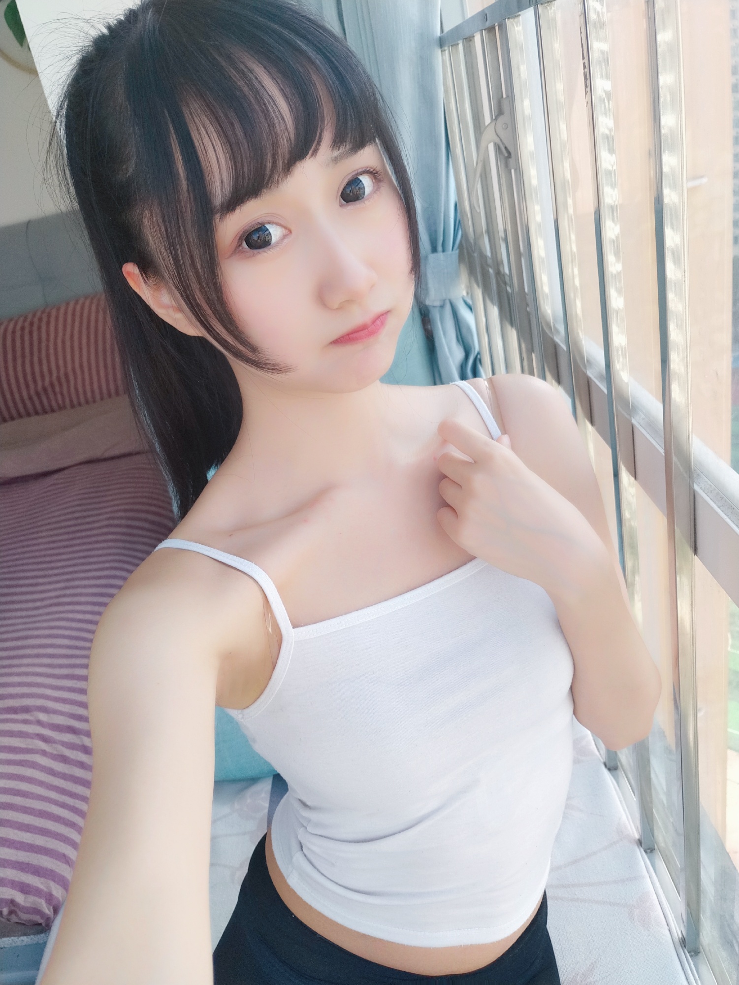 amateur photo KimemeOwO (木绵绵OwO) No. 6 - 背心黑丝居家写真 (37)