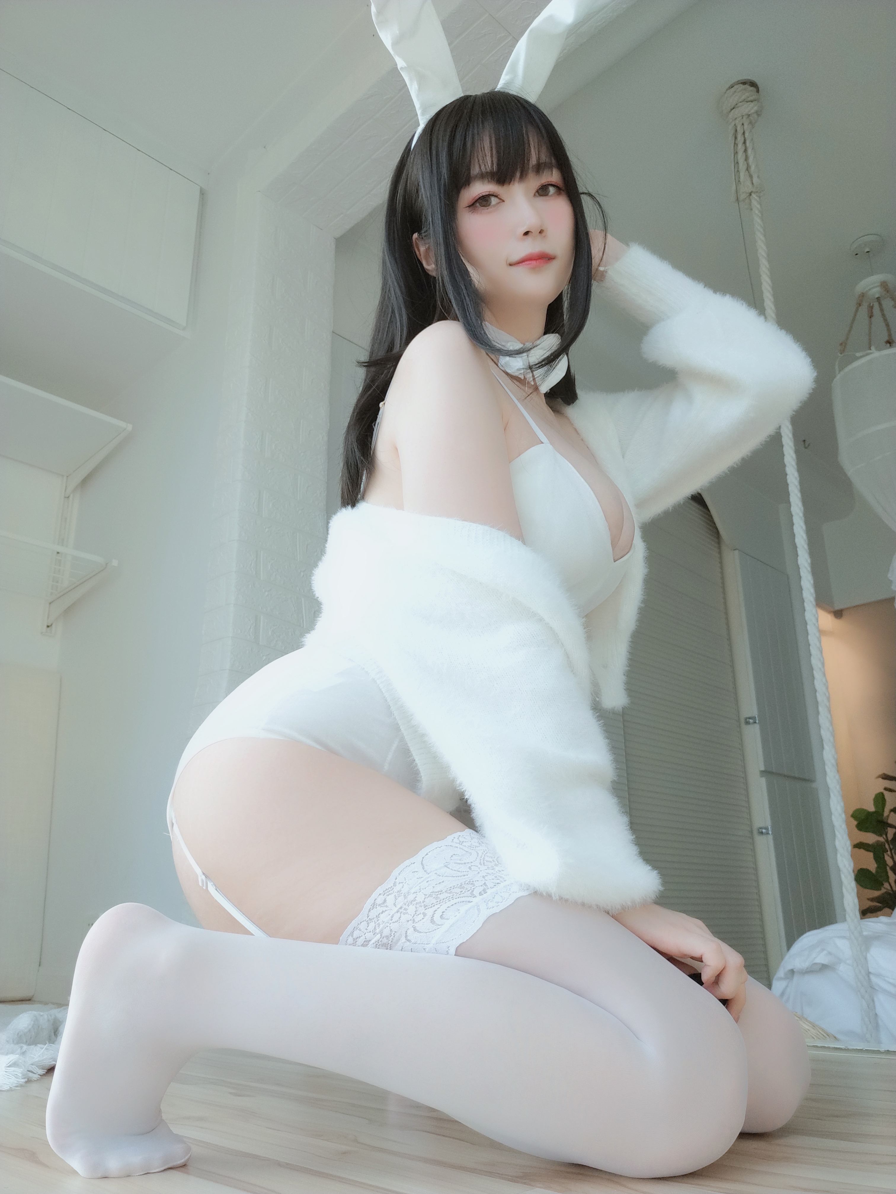 amateur photo Baiyin811 (白银81) - 白丝兔子 (20)