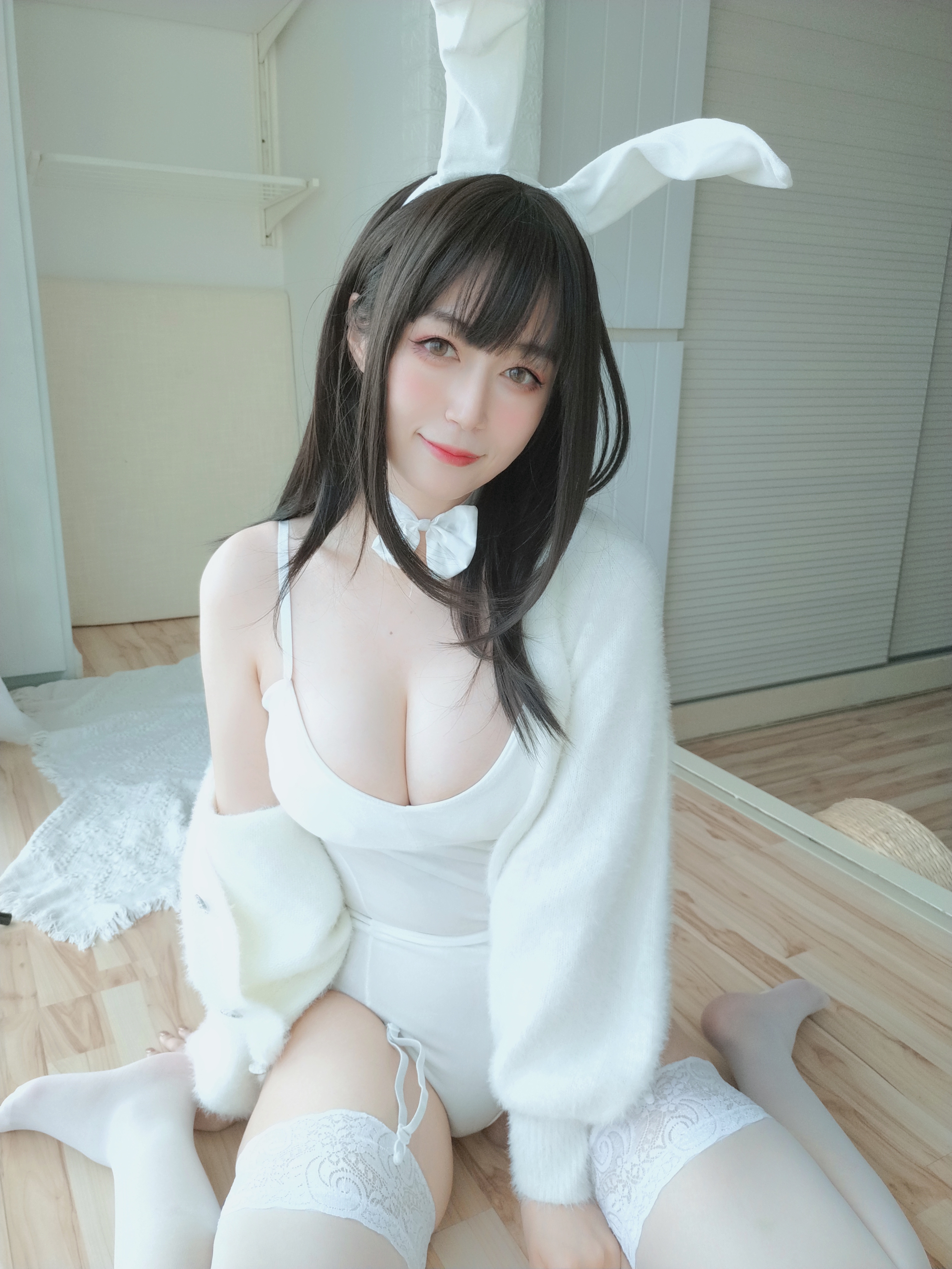 amateur photo Baiyin811 (白银81) - 白丝兔子 (32)