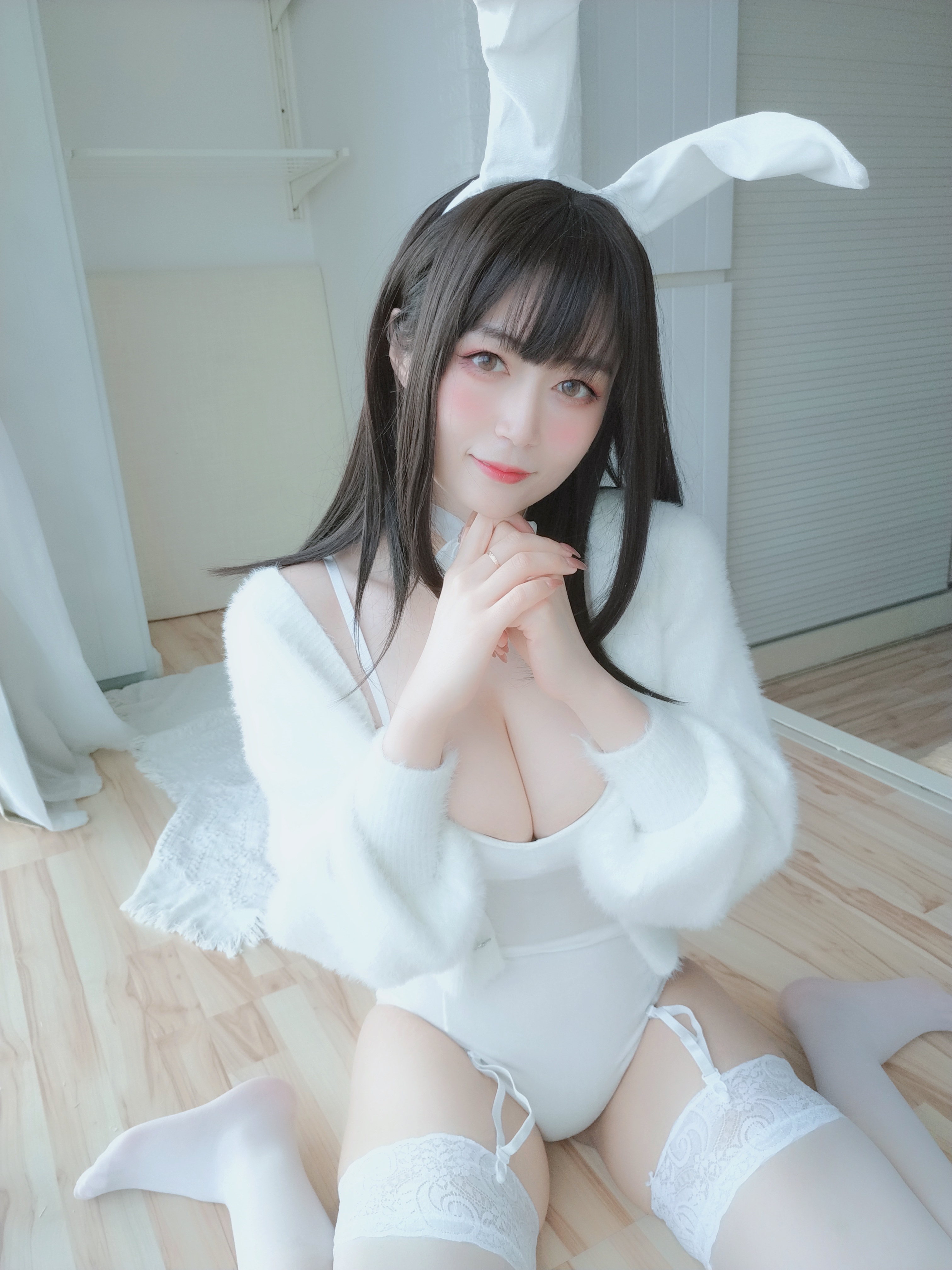 amateur photo Baiyin811 (白银81) - 白丝兔子 (37)