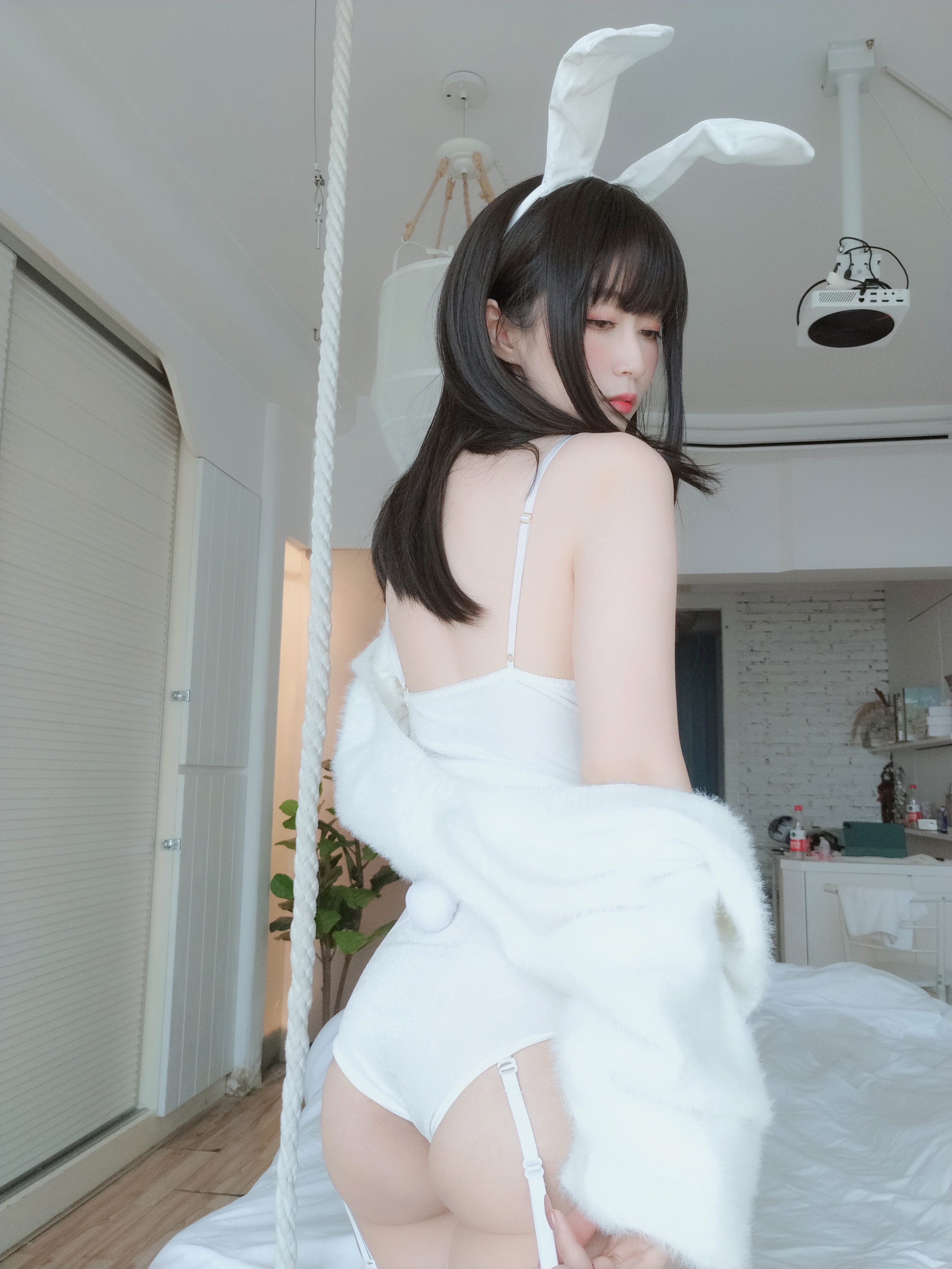 amateur photo Baiyin811 (白银81) - 白丝兔子 (49)