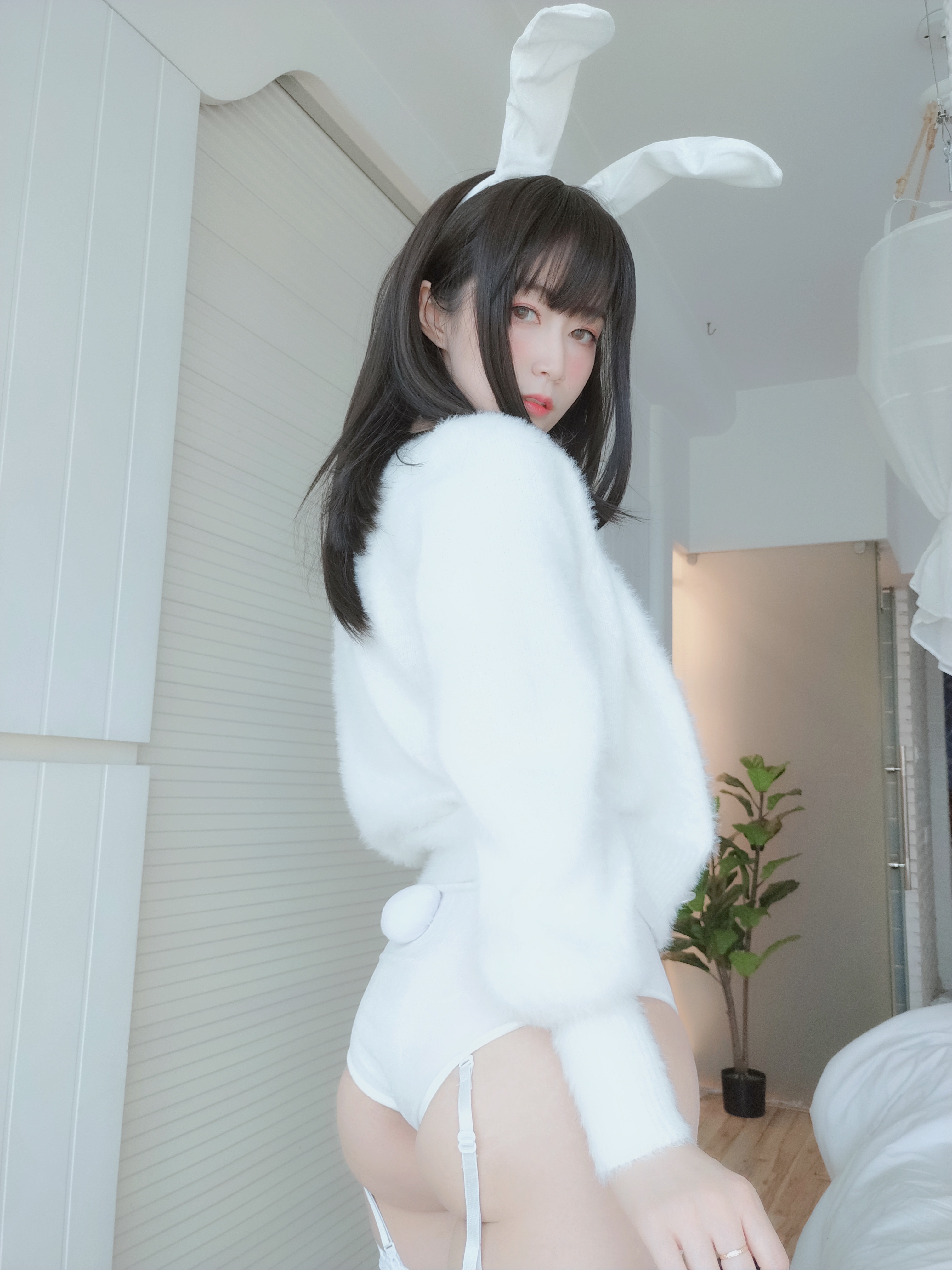 amateur photo Baiyin811 (白银81) - 白丝兔子 (51)