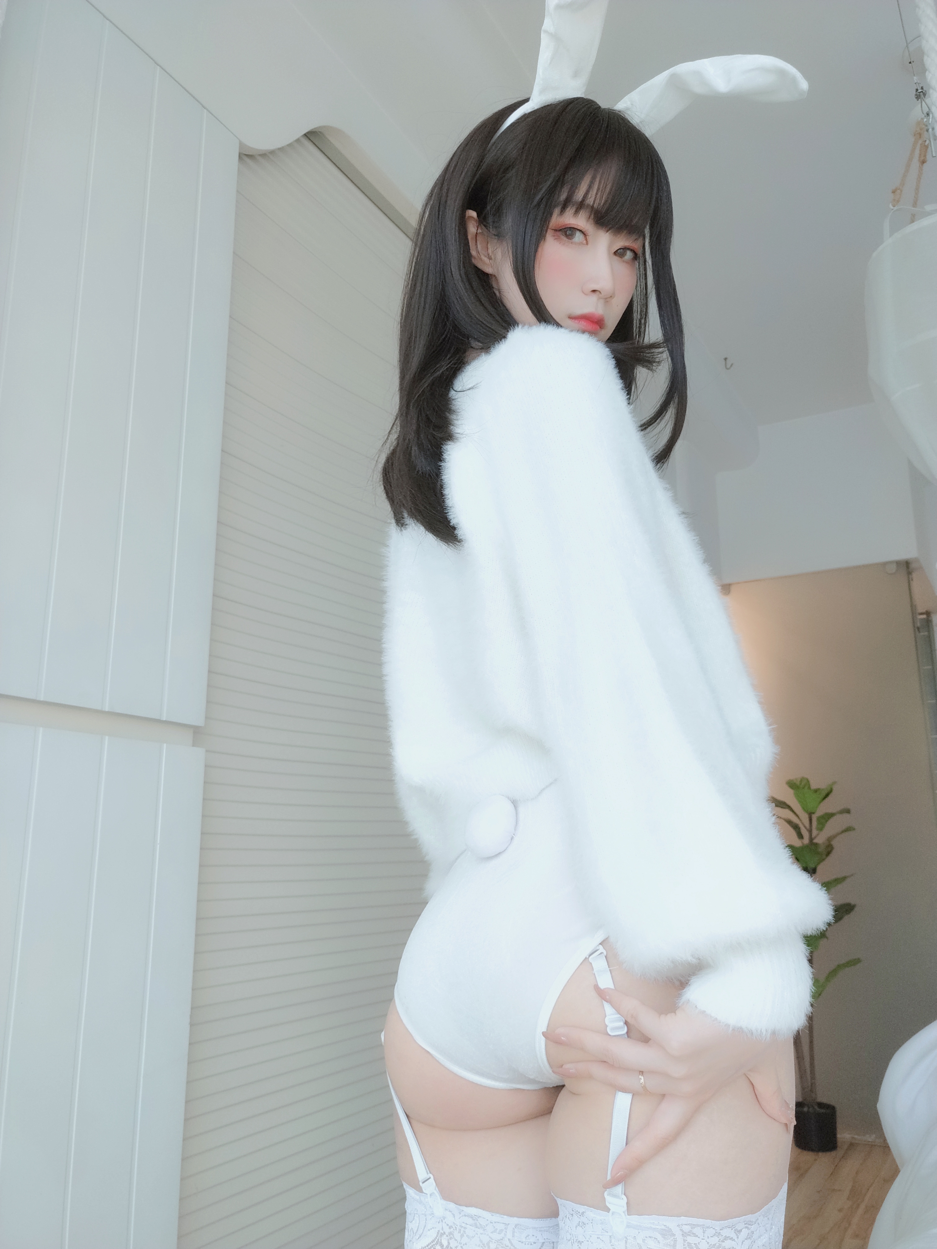 amateur photo Baiyin811 (白银81) - 白丝兔子 (52)