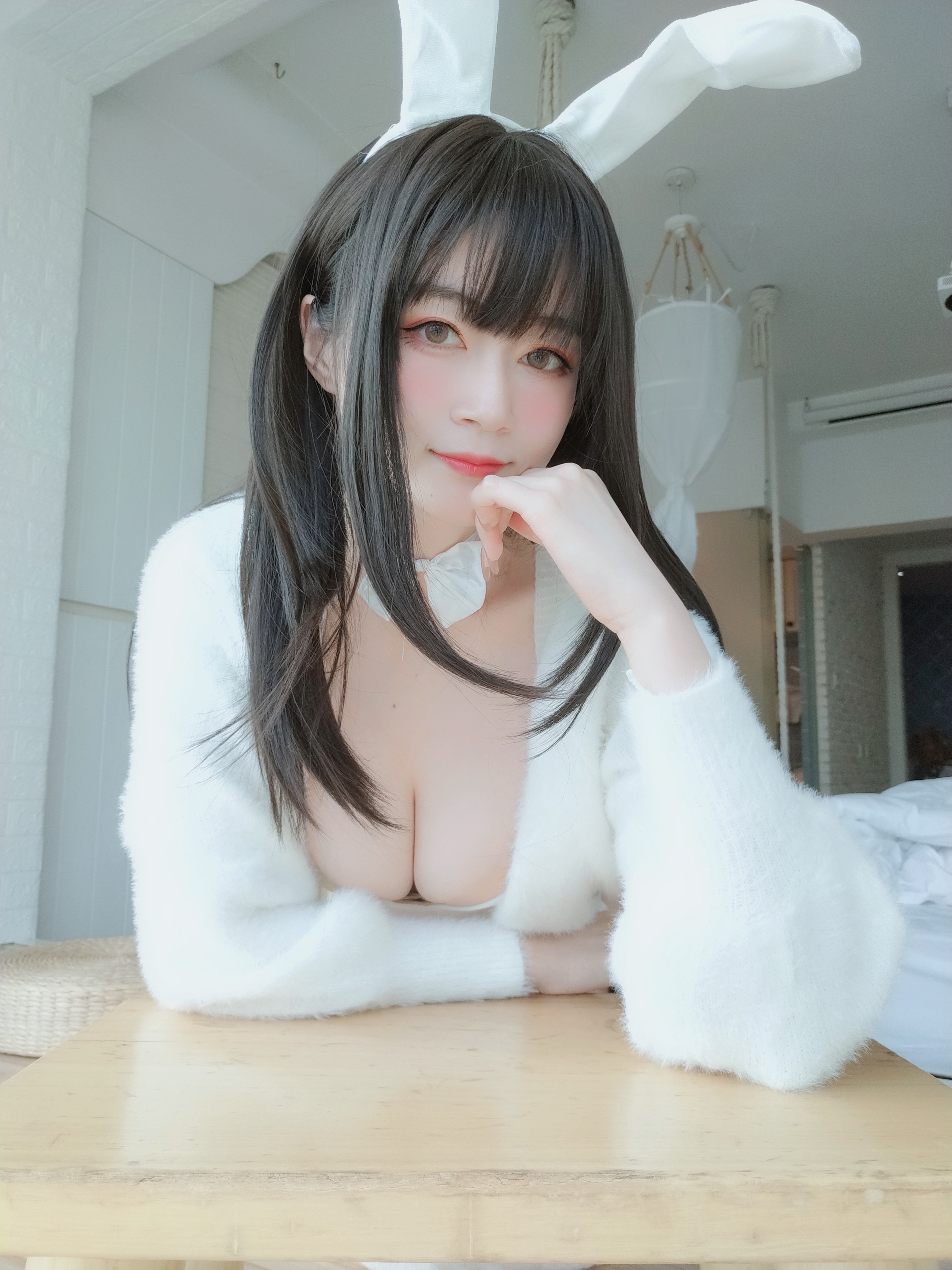 amateur photo Baiyin811 (白银81) - 白丝兔子 (58)