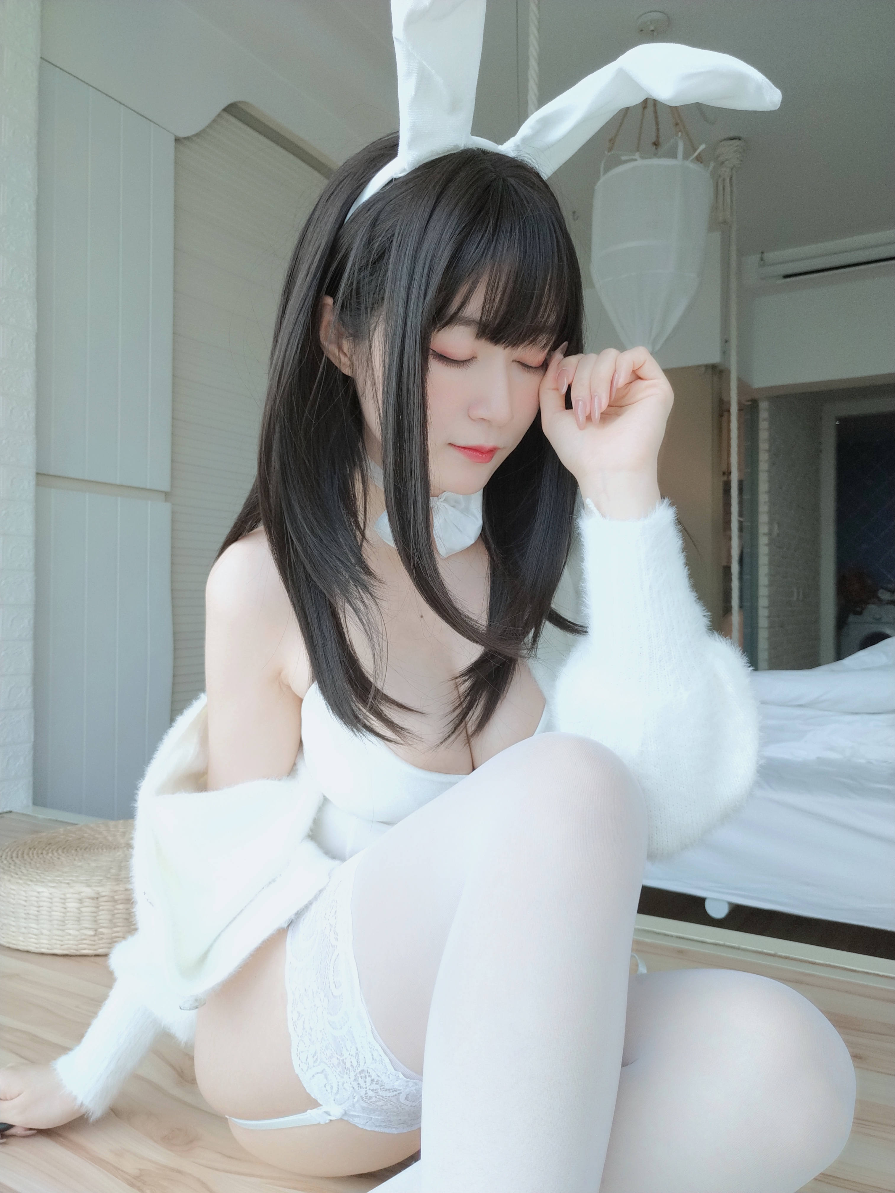 amateur photo Baiyin811 (白银81) - 白丝兔子 (69)