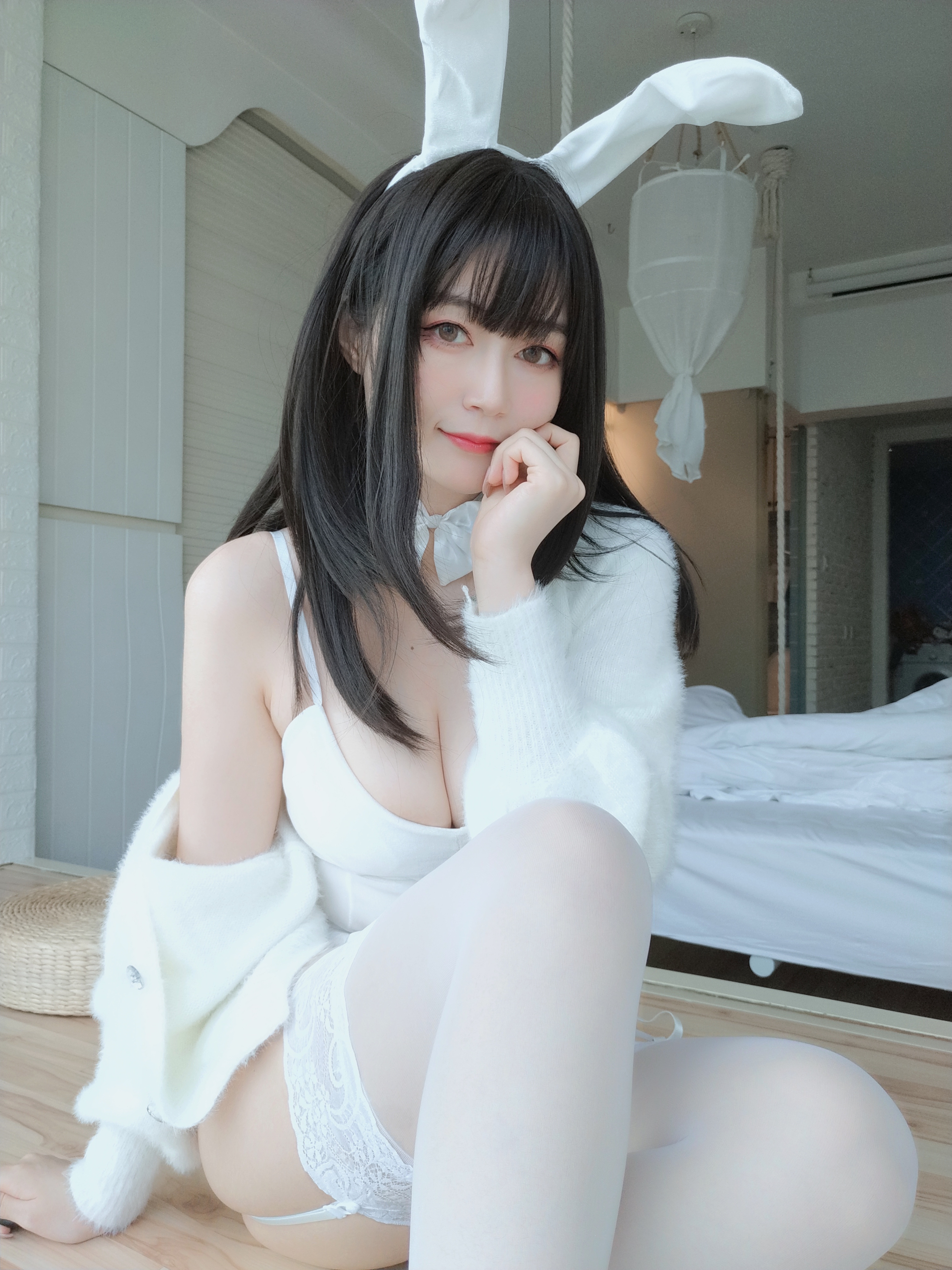 amateur photo Baiyin811 (白银81) - 白丝兔子 (70)