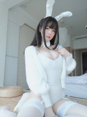 amateur pic Baiyin811 (白银81) - 白丝兔子 (78)