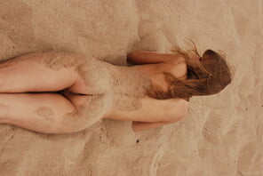 stunning_pussy-in-the-sand_alina_high_0030