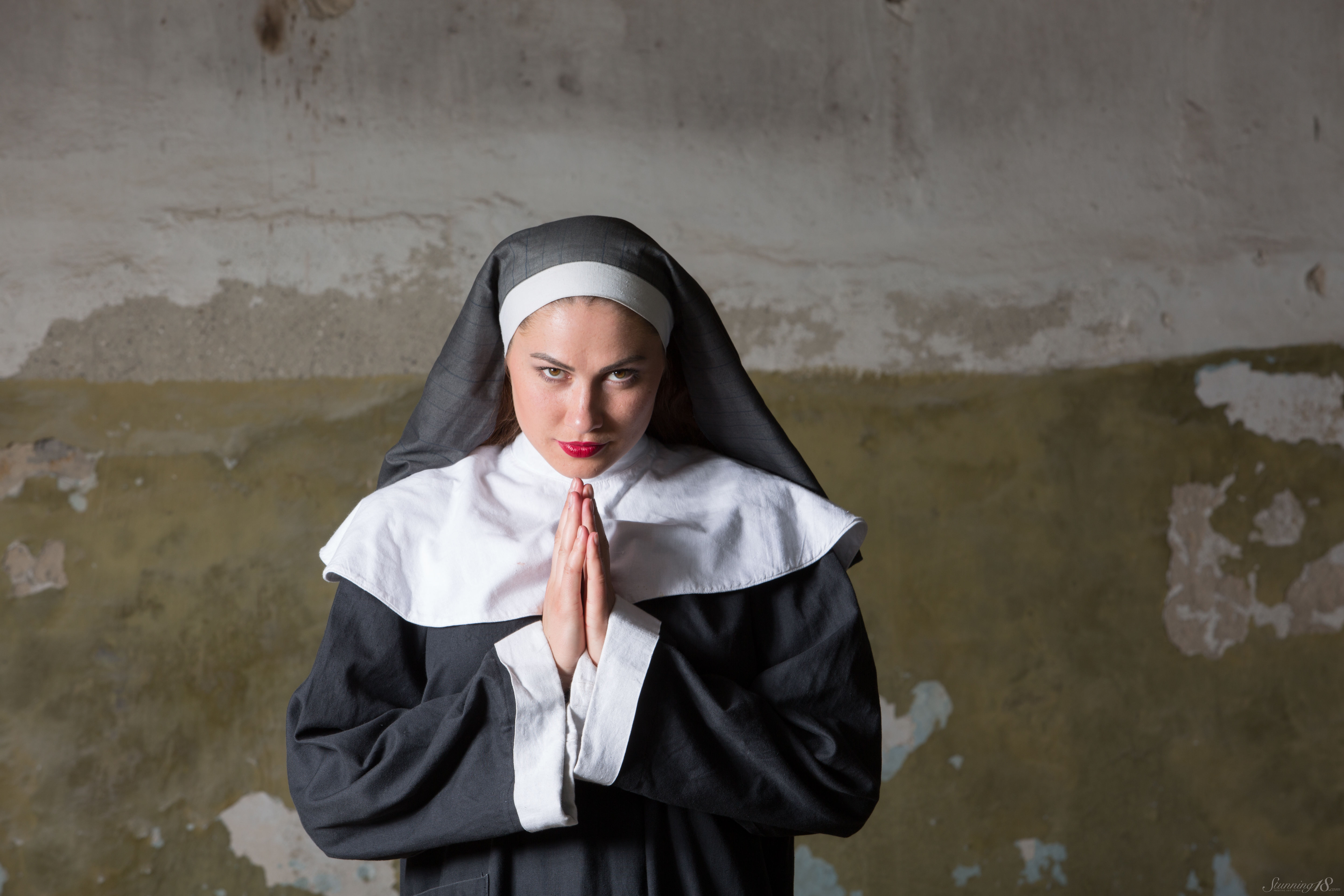 amateur photo stunning_playful-nun_judith-able_high_0004