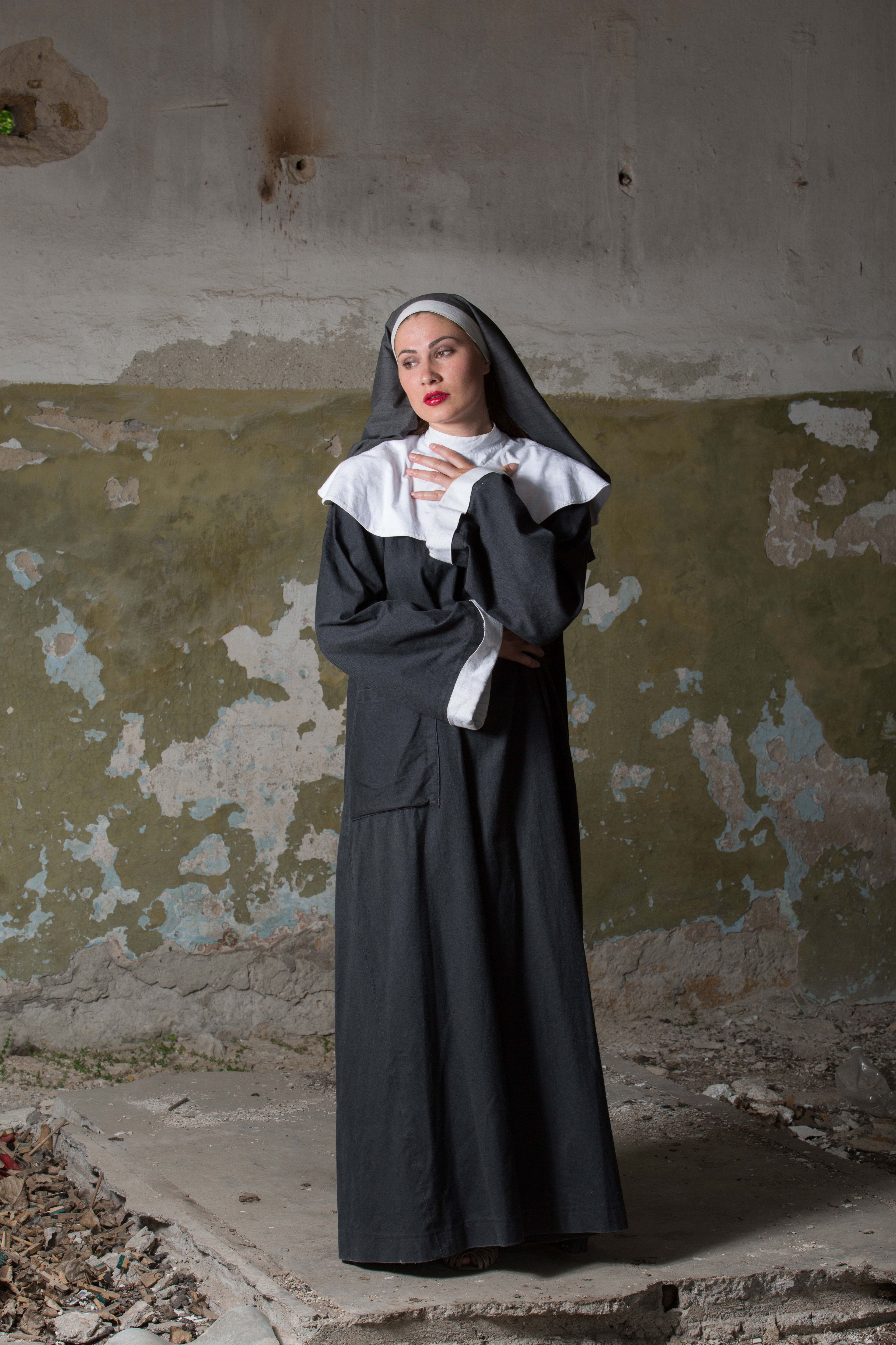 amateur photo stunning_playful-nun_judith-able_high_0006