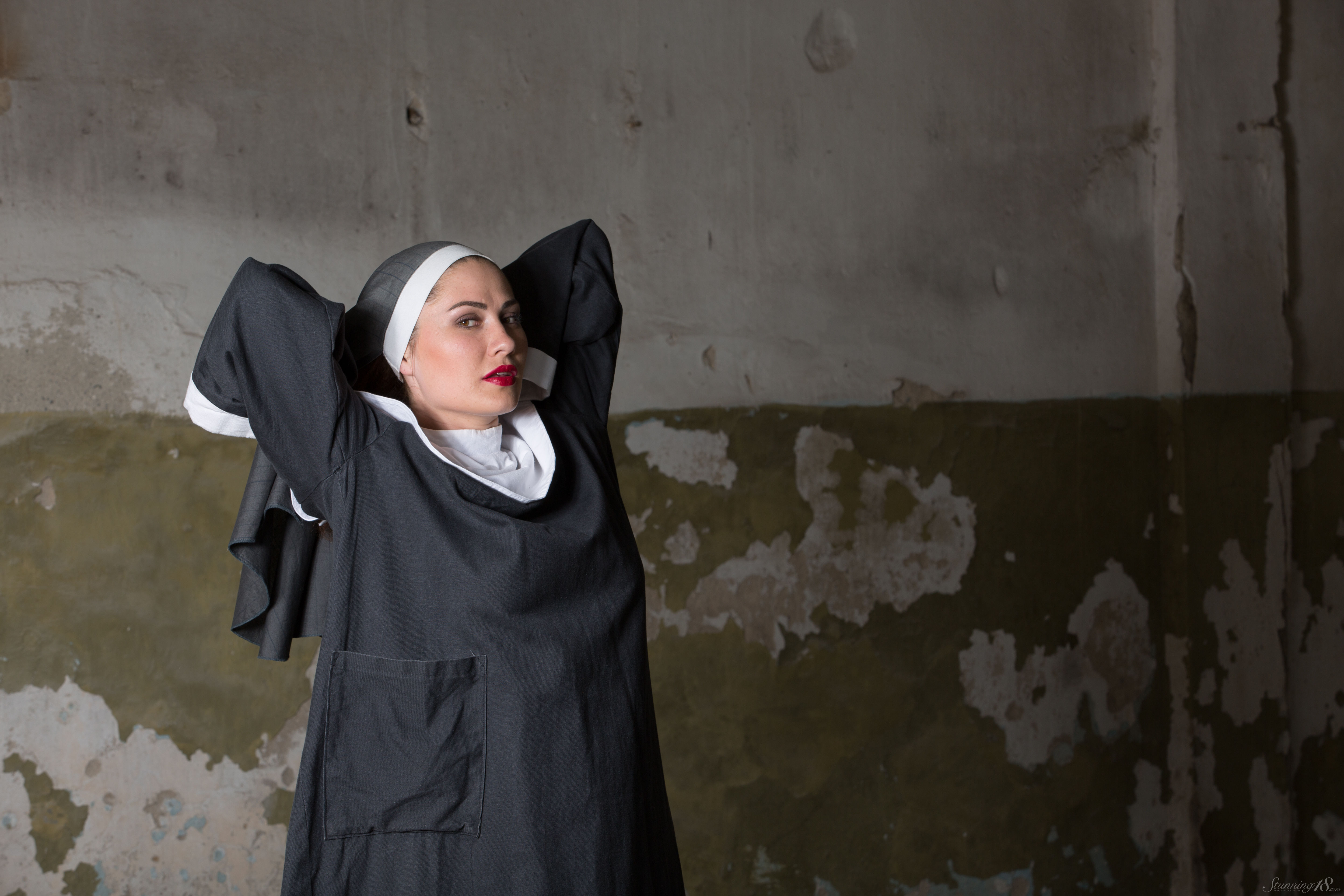 amateur photo stunning_playful-nun_judith-able_high_0014