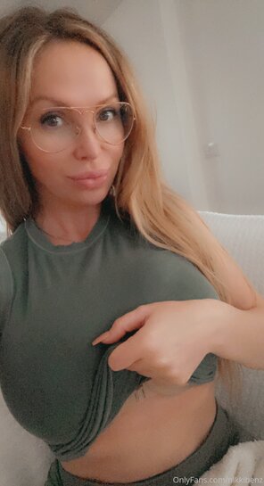 amateur pic nikkibenz pics (20)