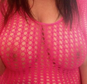 amateur pic Natural 38DDs ready to bust out of mesh