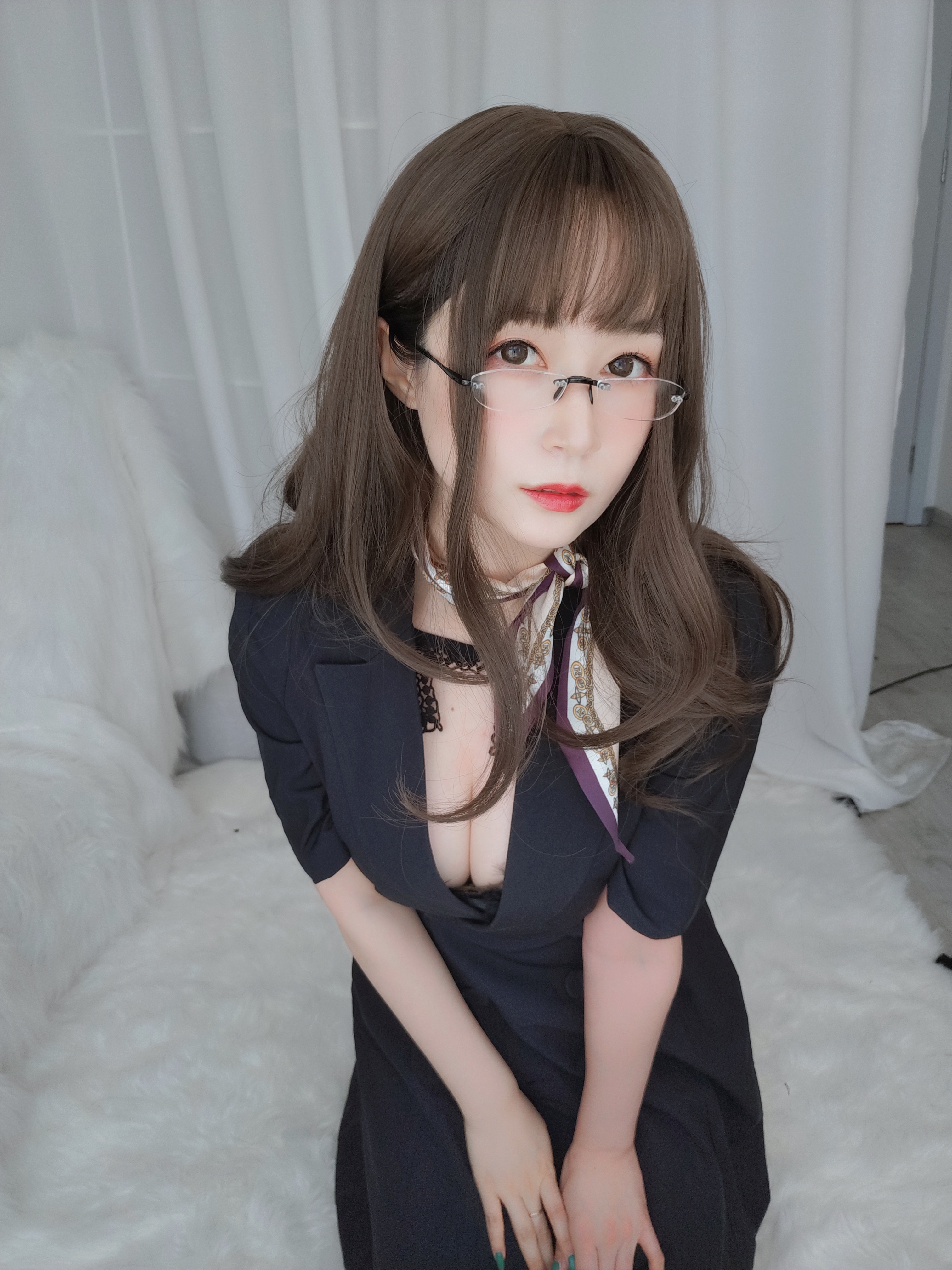 amateur photo Baiyin811 (白银81) - OL下的内衣 (30)