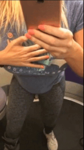 amateur pic Airplane Bathroom Chick_186