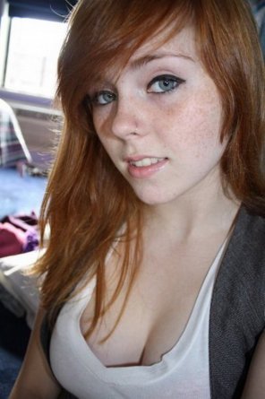 amateur pic Love that red hair and those freckles.