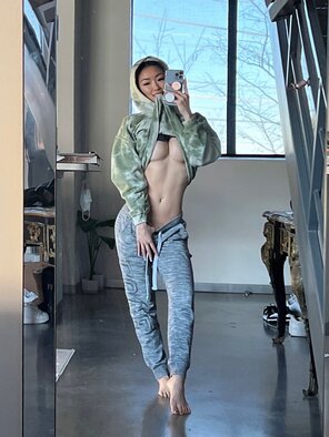 maryjleeee underboob hoodie green 2