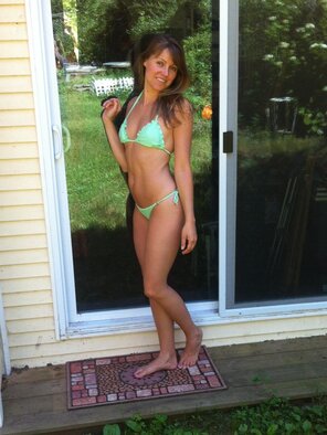 amateur pic amber-green-bikini-12