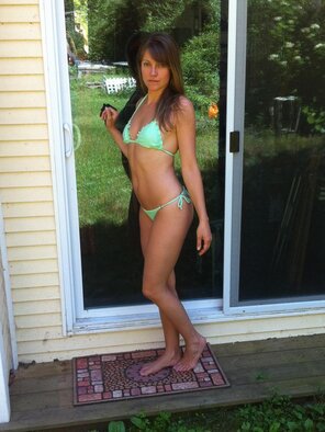 amateur pic amber-green-bikini-15