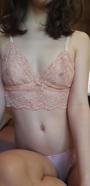 amateur pic 1048962-nipples-thru-lacy-bra-look-more-classy-lol