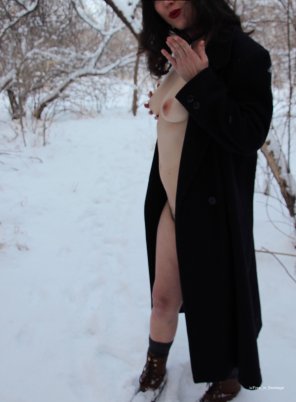 Clothing Black Beauty Outerwear Snow 