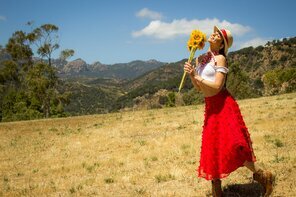 amateur pic 15984426-riley-reid-picnic-in-france-1-099_296x1000