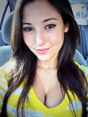 amateur pic Angie-Varona-300x400