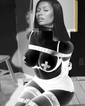 amateur pic 01-Nicki-Minaj-Sexy