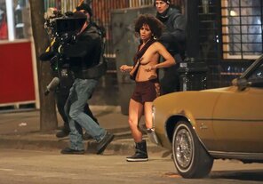 amateur pic Halle-Berry-With-No-Clothes-Flash-Tits-in-Public-8