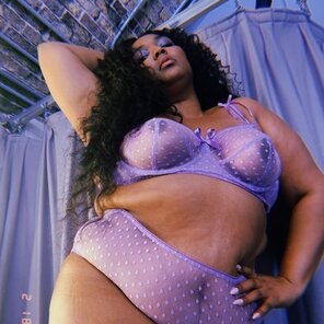 amateur pic Lizzo-Sexy-Curves-in-Revealing-Bikini-TheFappening.pro-18
