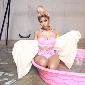 amateur pic nicki-minaj-ultimate-revealing-private-photos-20