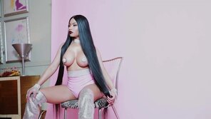 amateur pic nicki-minaj-ultimate-revealing-private-photos-66-1200x675