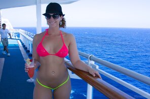 amateur pic InTheCruiseShip-022-topaz-sharpen-faceai