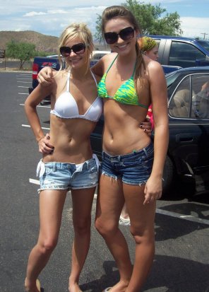 amateur photo Parking lot pair