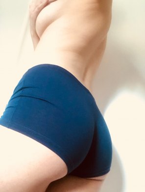 amateur photo Just a lil blue booty i[f] youâ€™re into that sort of thing?