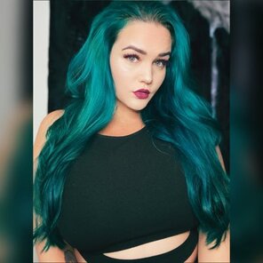 amateur photo AthenaBlaze  neonHair (4)