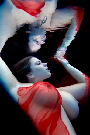 London Andrews underwater