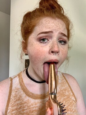 amateur Photo Ginger-ed-10-07-2020-78890395-some Girls Masturbate With Hairbrushes But I Can Confide