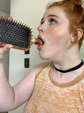amateur Photo Ginger-ed-10-07-2020-78890398-some Girls Masturbate With Hairbrushes But I Can Confide
