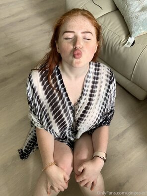 amateur pic ginger-ed-26-06-2020-71717057-found a use for this scarf