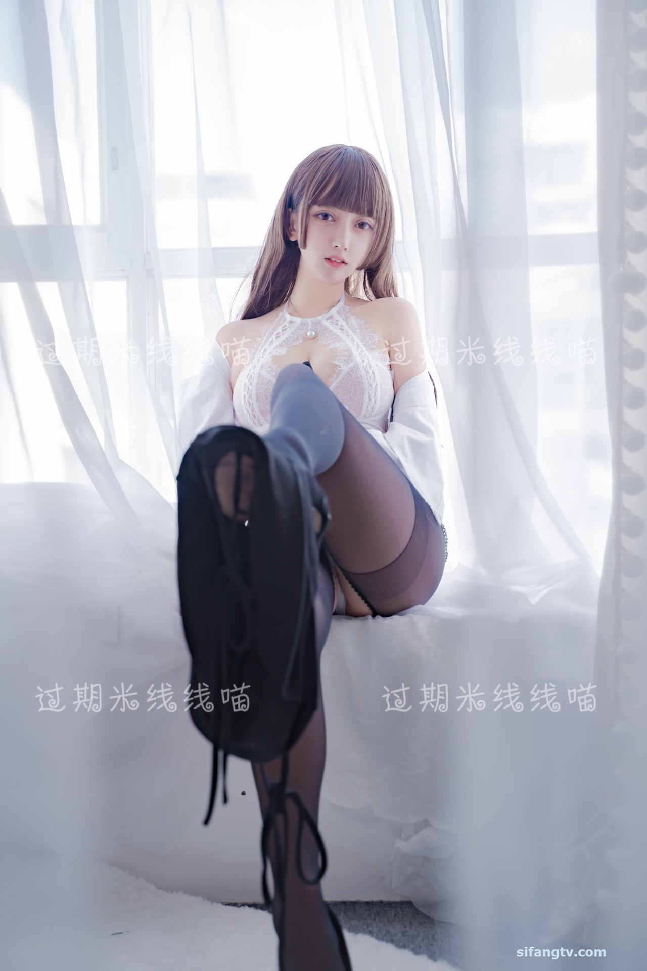 amateur photo Mixian Sama (过期米线线喵) - OL情欲 (2)