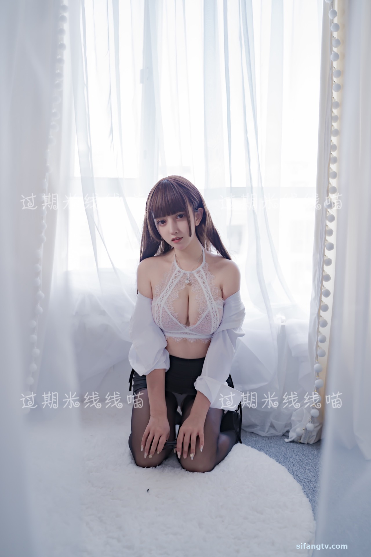 amateur photo Mixian Sama (过期米线线喵) - OL情欲 (4)