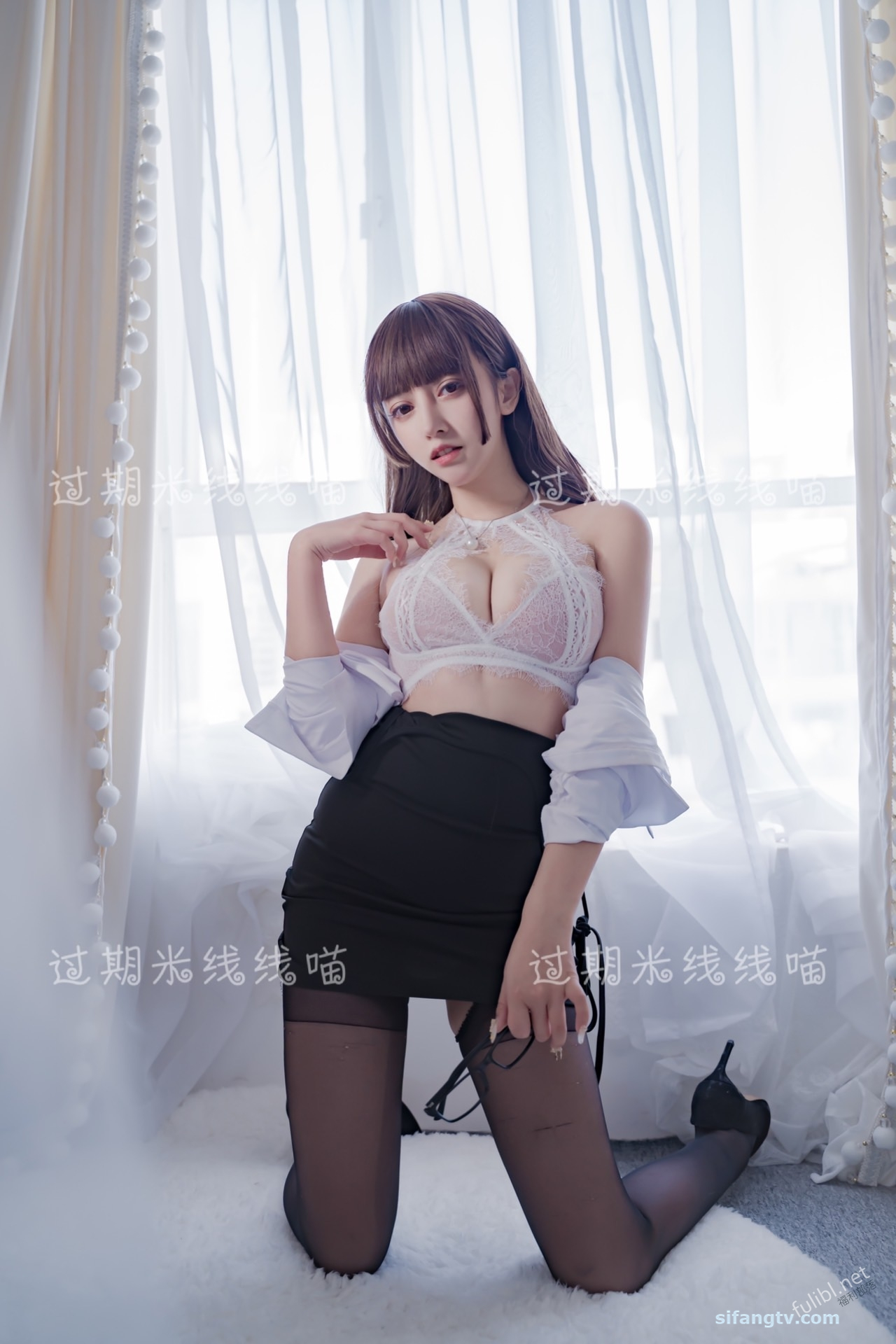 amateur photo Mixian Sama (过期米线线喵) - OL情欲 (9)