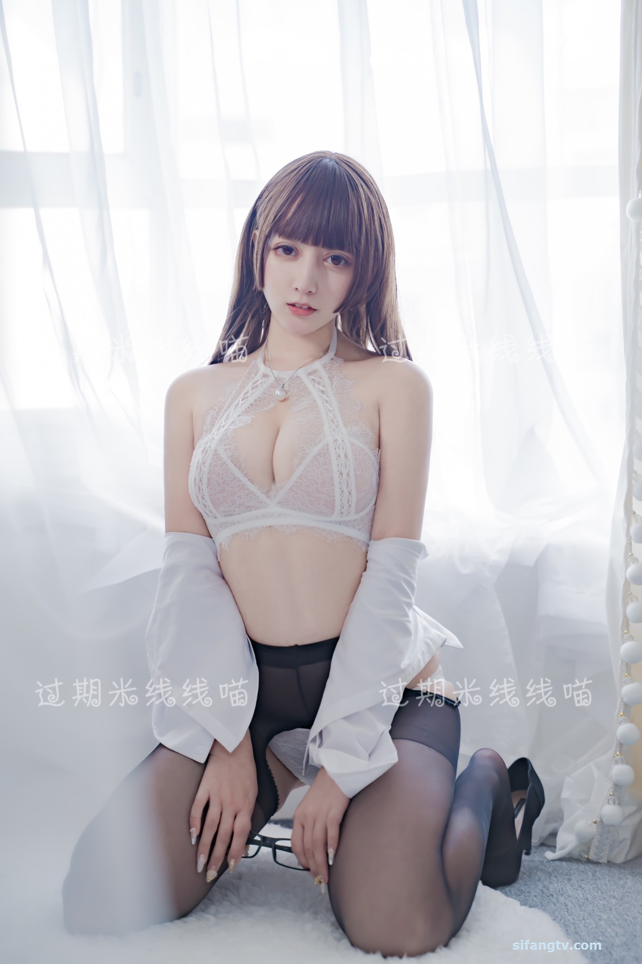 amateur photo Mixian Sama (过期米线线喵) - OL情欲 (37)