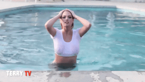 Kate Upton could win every wet t-shirt contest
