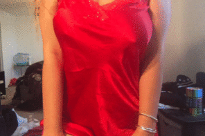 amateur pic Red silk [OC]