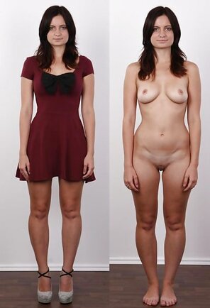 amateur pic dress undress (319)